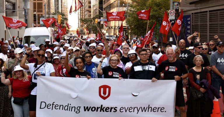 Labour Day solidarity as Unifor stands together to protect Canadian jobs