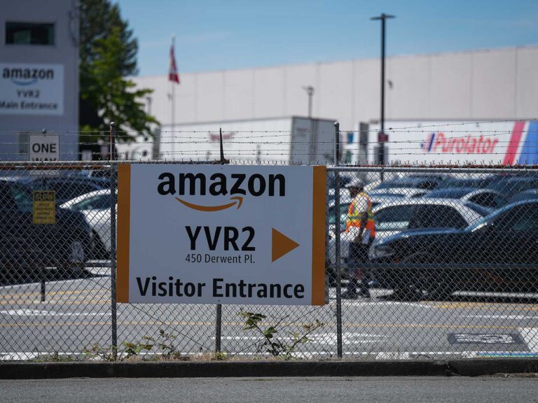 Only Unionized Amazon Warehouse in Canada Starts Negotiating