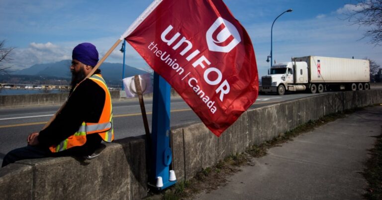 Vancouver port truckers reach deal to end strike