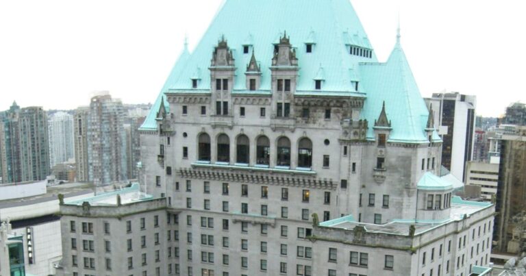 Unifor members at Fairmont Hotel Vancouver schedule strike vote